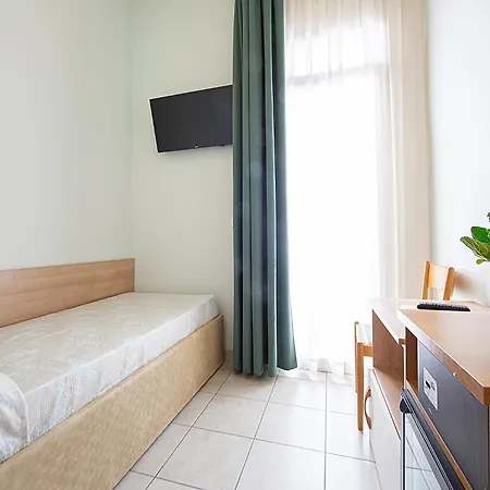 Ginevra Hotel *